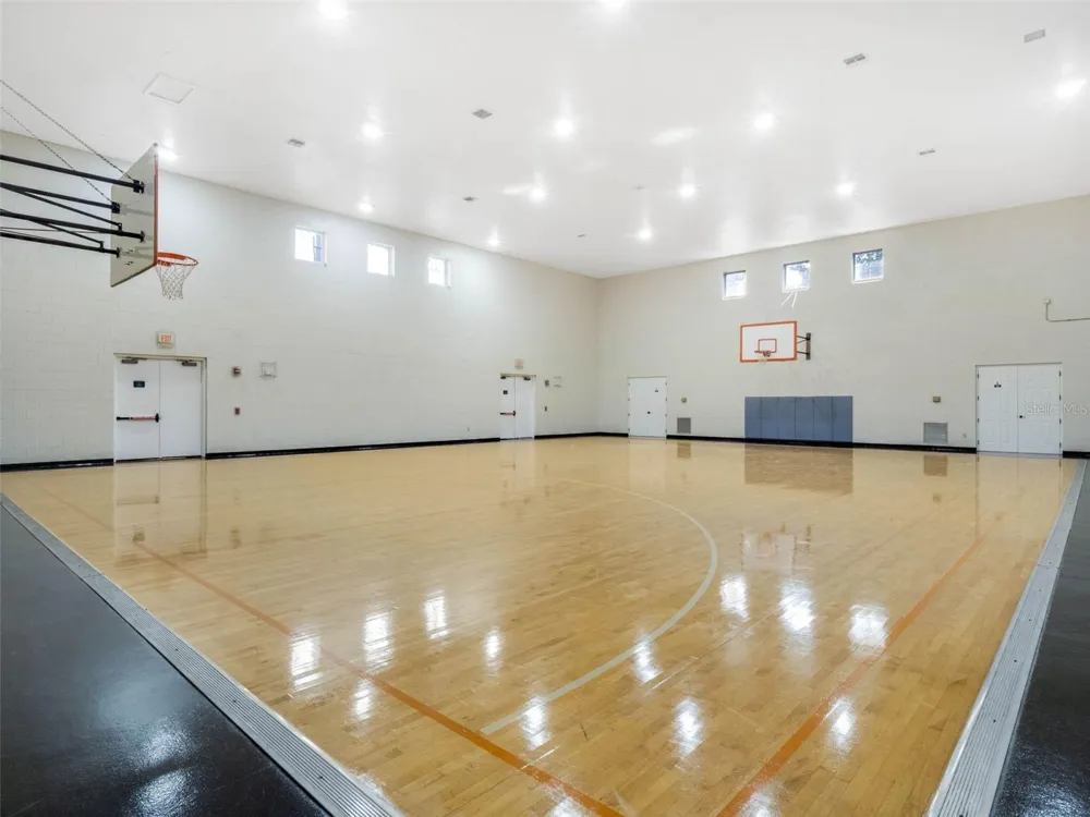 200 SOUTHERN PECAN CIRCLE #104 Winter Garden, FL 34787