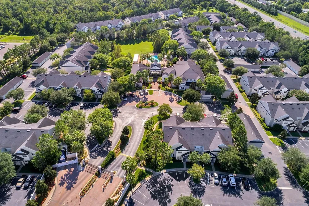 200 SOUTHERN PECAN CIRCLE #104 Winter Garden, FL 34787