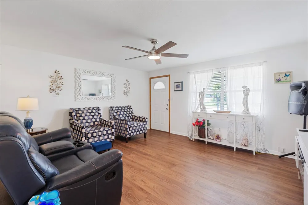 5906 CYPRESS STREET Zephyrhills, FL 33542