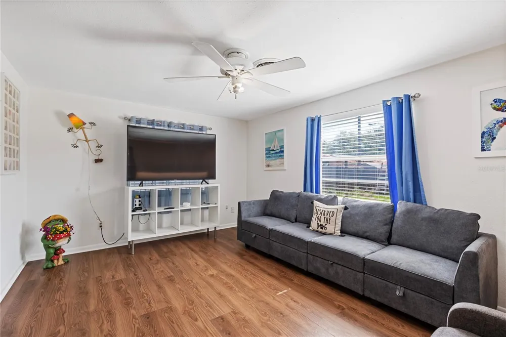5906 CYPRESS STREET Zephyrhills, FL 33542