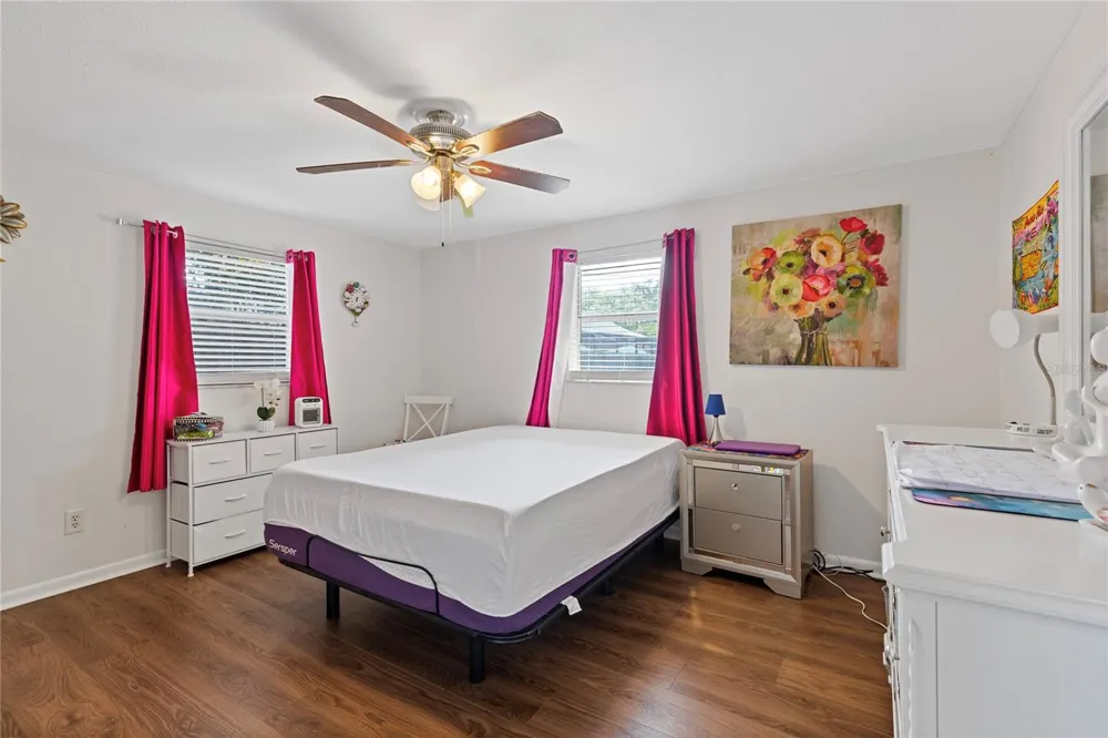 5906 CYPRESS STREET Zephyrhills, FL 33542