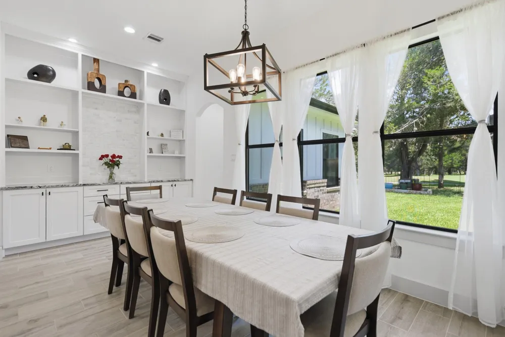 308 Pinehurst Drive New Ulm, TX 78950
