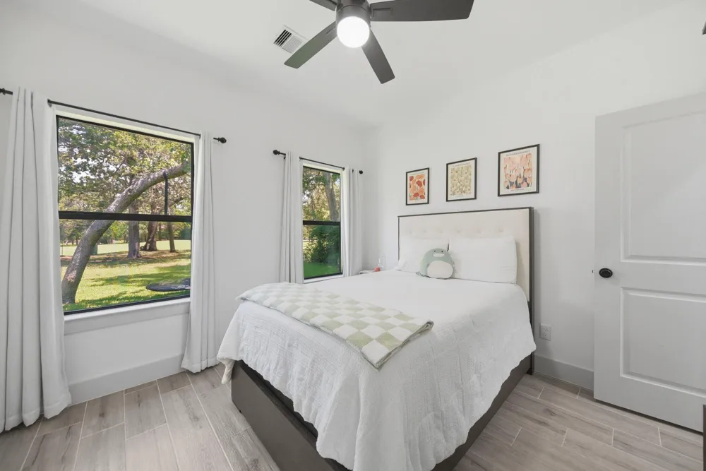 308 Pinehurst Drive New Ulm, TX 78950