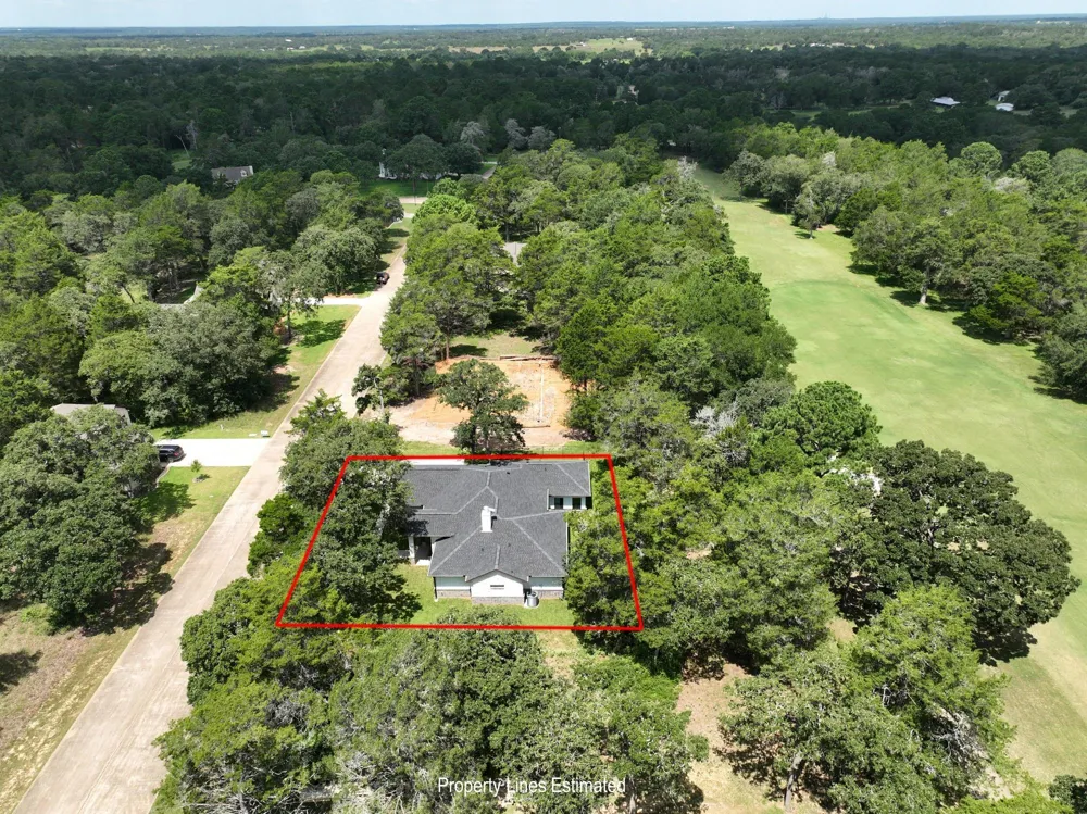 308 Pinehurst Drive New Ulm, TX 78950