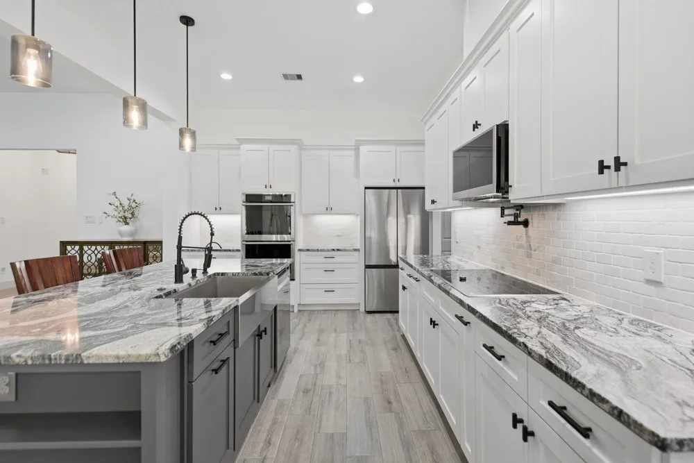 308 Pinehurst Drive New Ulm, TX 78950