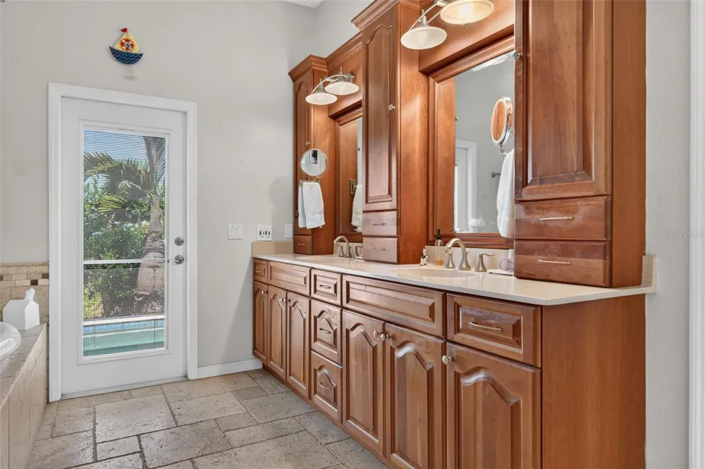 171 AMERICAS CUP BOULEVARD Bradenton, FL 34208
