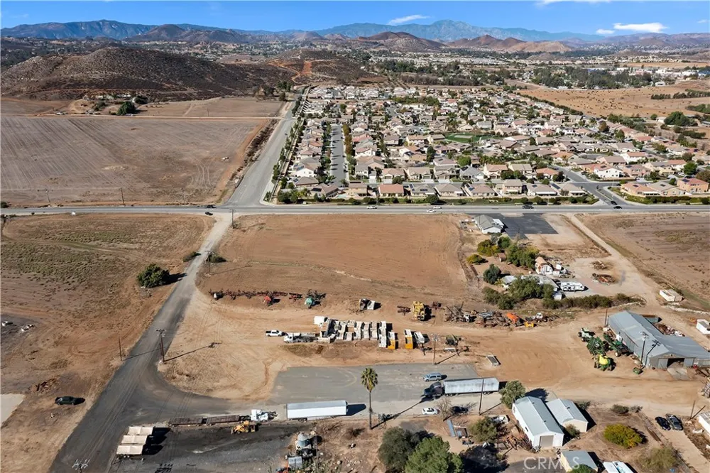 27860 Garbani Menifee, CA 92584