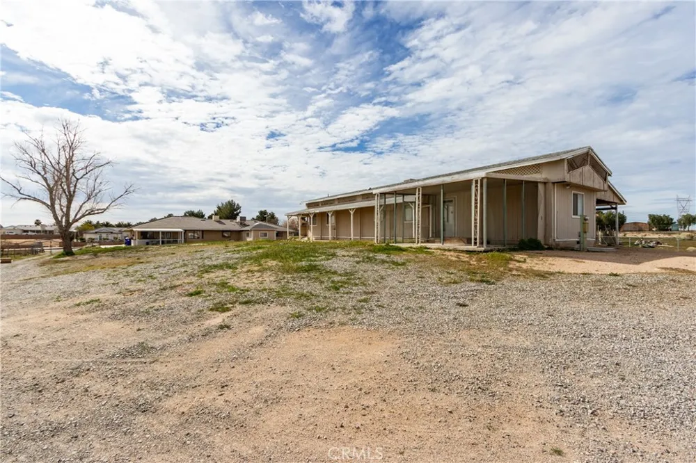 13920 Dos Palmas Victorville, CA 92392