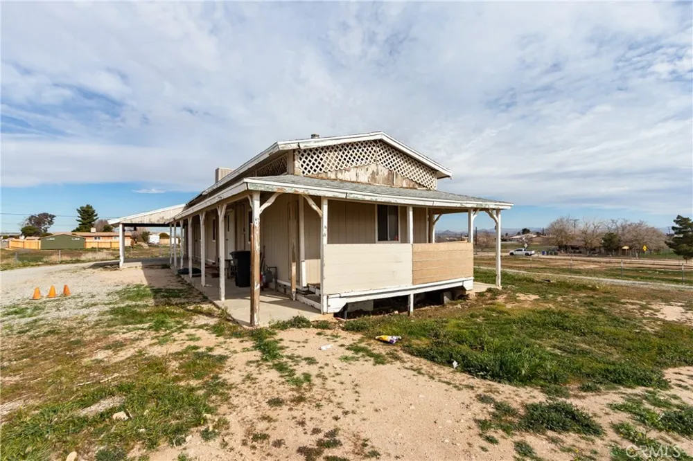 13920 Dos Palmas Victorville, CA 92392