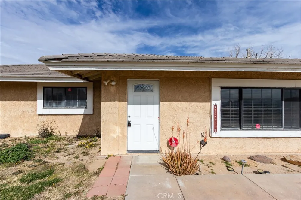 13920 Dos Palmas Victorville, CA 92392