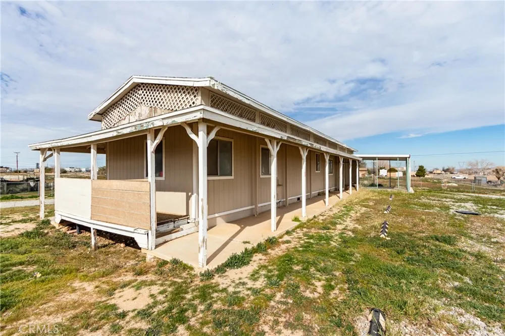 13920 Dos Palmas Victorville, CA 92392