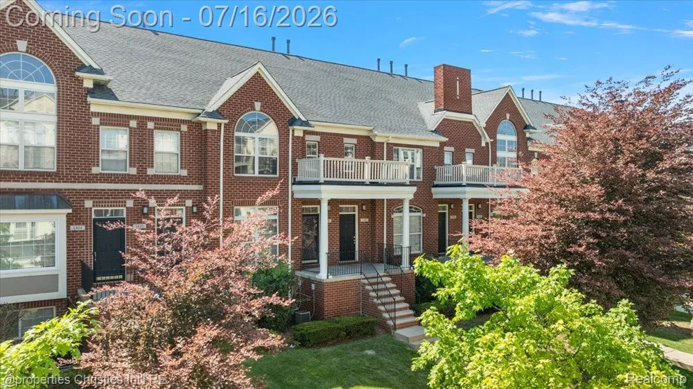 1422 Raliegh Place Troy City, MI 48084