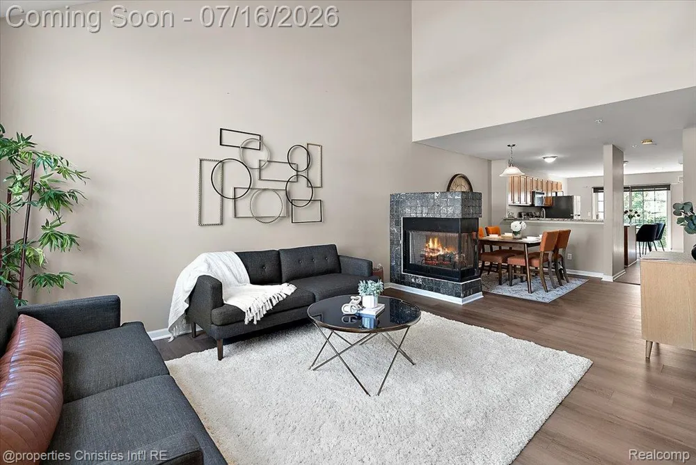 1422 Raliegh Place Troy City, MI 48084