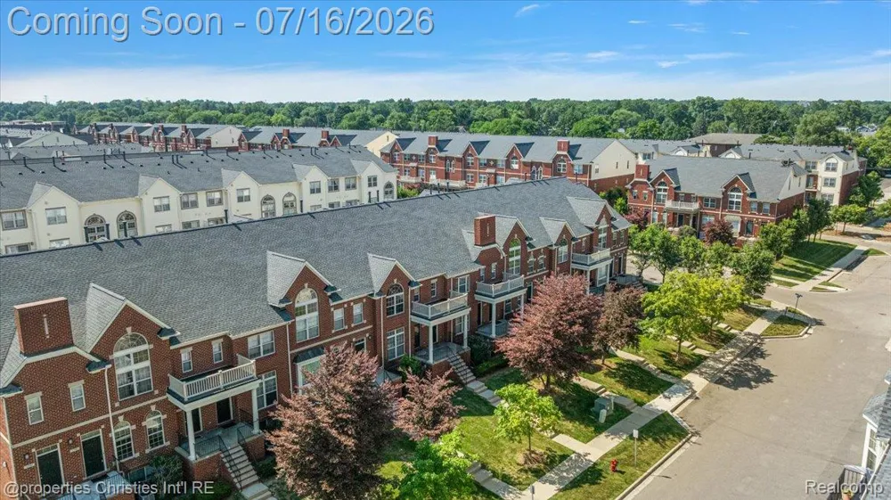 1422 Raliegh Place Troy City, MI 48084