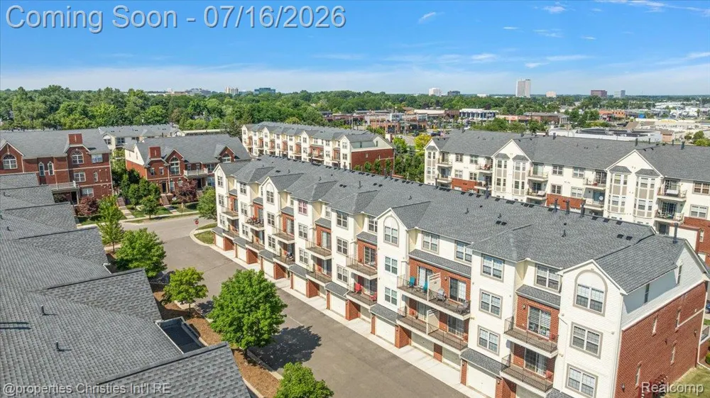 1422 Raliegh Place Troy City, MI 48084