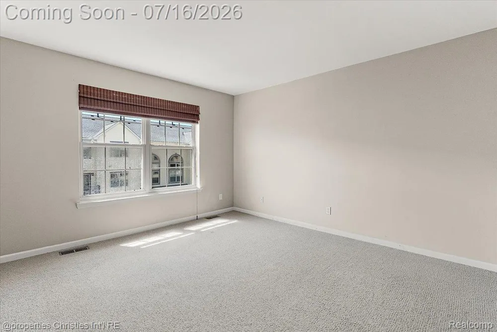 1422 Raliegh Place Troy City, MI 48084