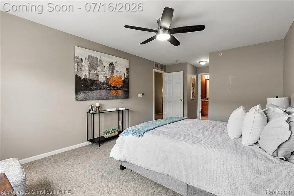 1422 Raliegh Place Troy City, MI 48084