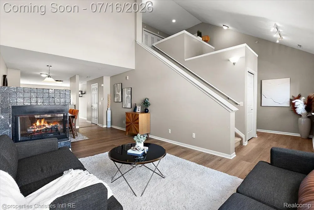 1422 Raliegh Place Troy City, MI 48084