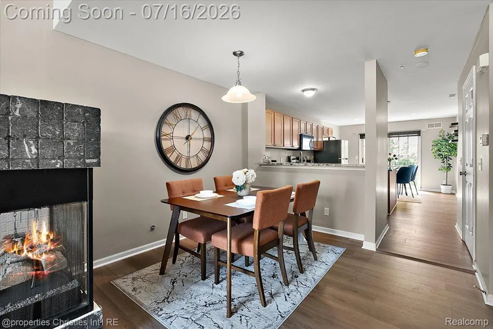 1422 Raliegh Place Troy City, MI 48084