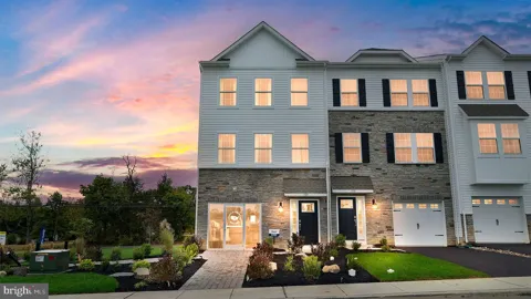 311 LANTERN COURT
