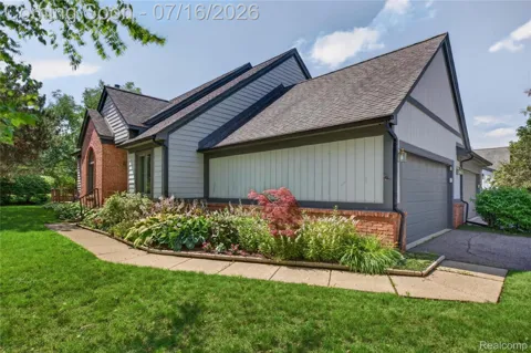 2775 Lochmoor Boulevard #19