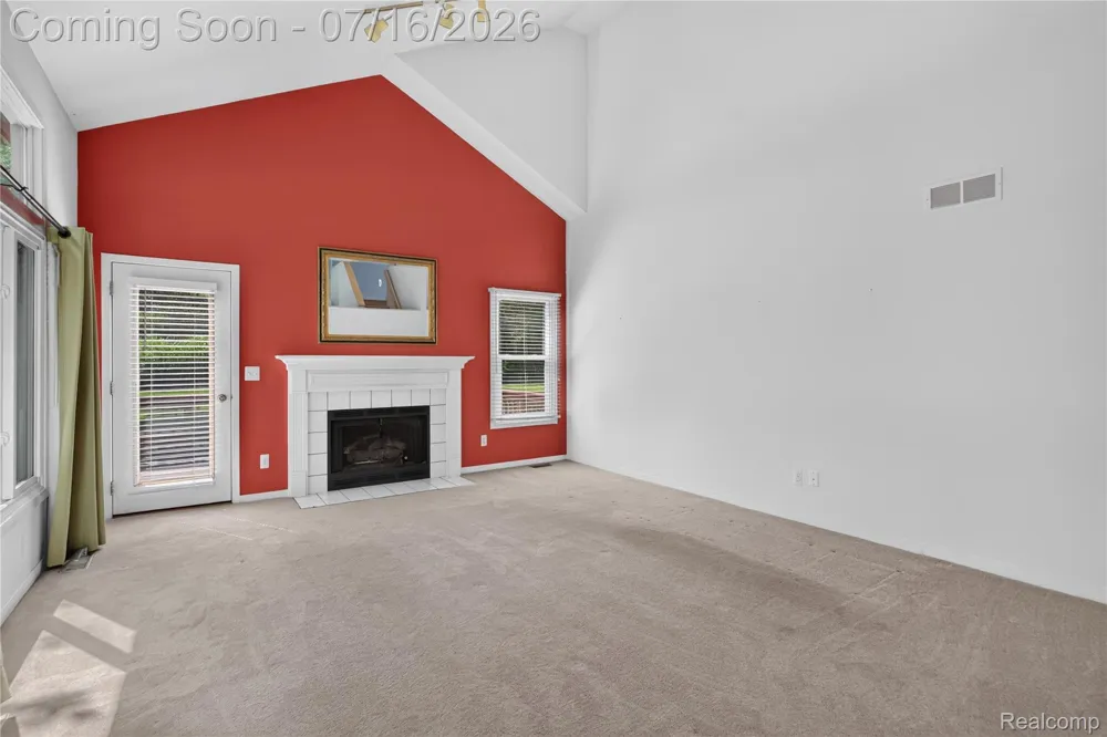 2775 Lochmoor Boulevard #19 Orion Charter Township, MI 48360