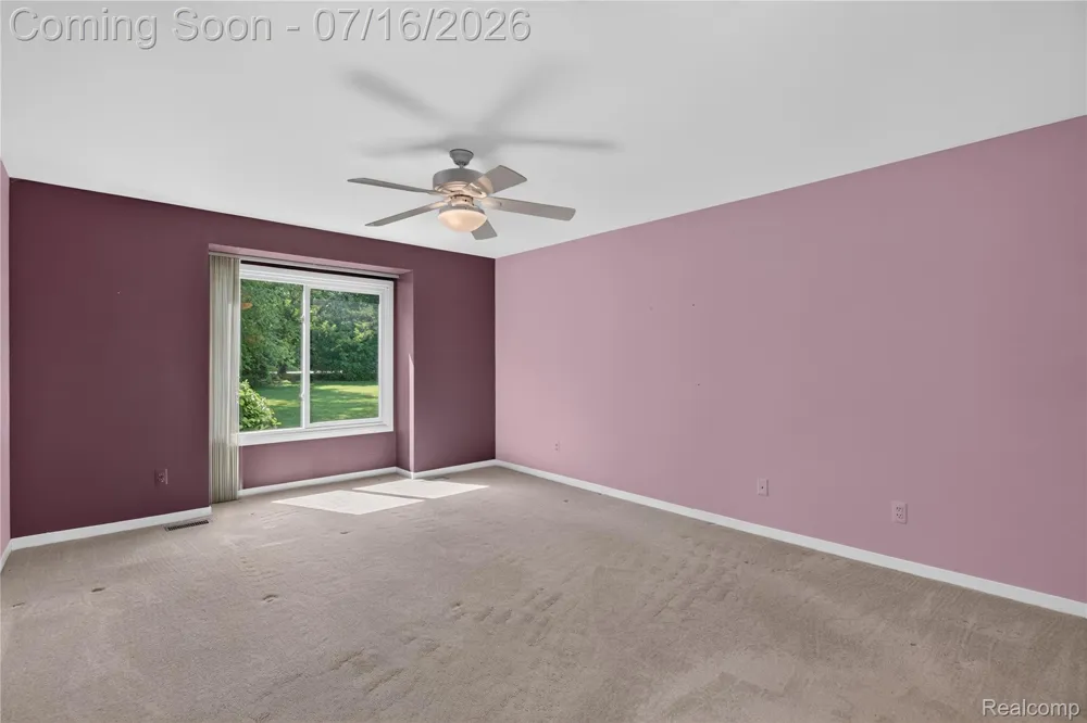 2775 Lochmoor Boulevard #19 Orion Charter Township, MI 48360