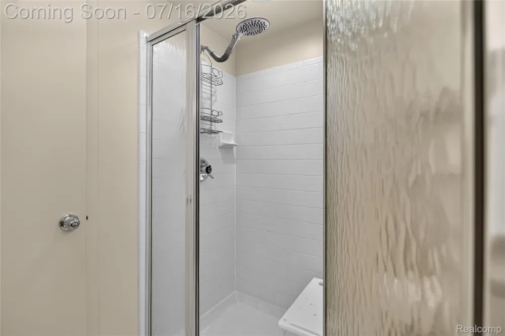 2775 Lochmoor Boulevard #19 Orion Charter Township, MI 48360