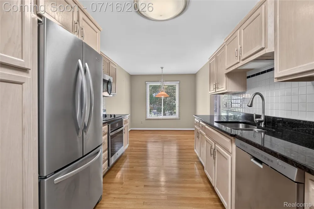 2775 Lochmoor Boulevard #19 Orion Charter Township, MI 48360