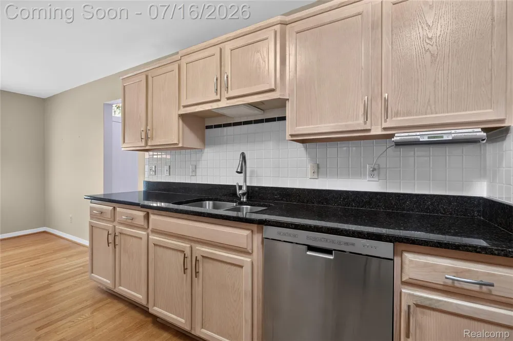 2775 Lochmoor Boulevard #19 Orion Charter Township, MI 48360