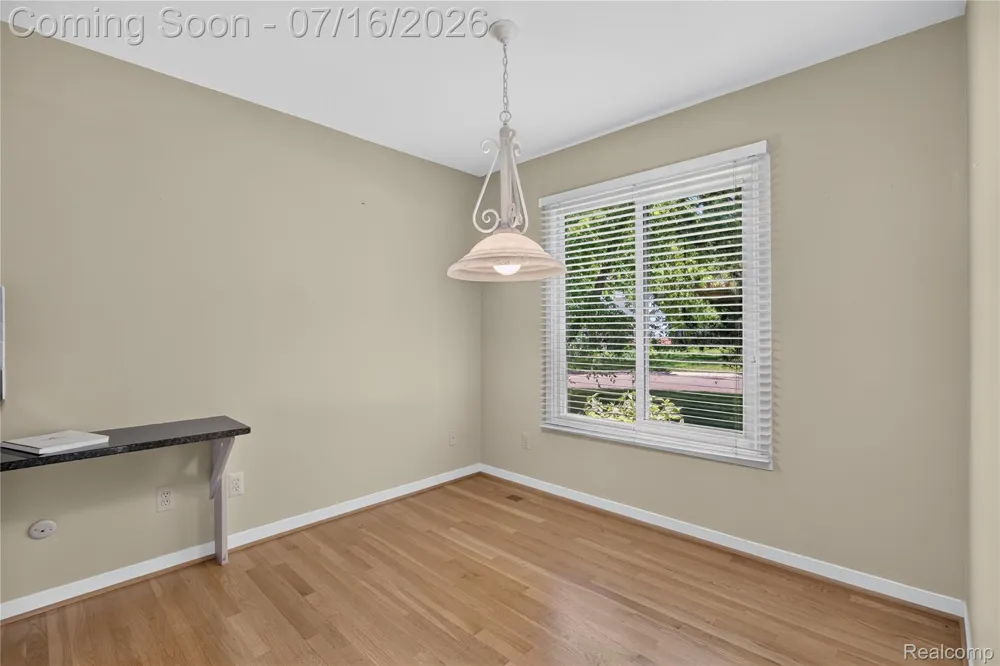 2775 Lochmoor Boulevard #19 Orion Charter Township, MI 48360