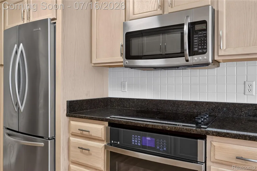 2775 Lochmoor Boulevard #19 Orion Charter Township, MI 48360