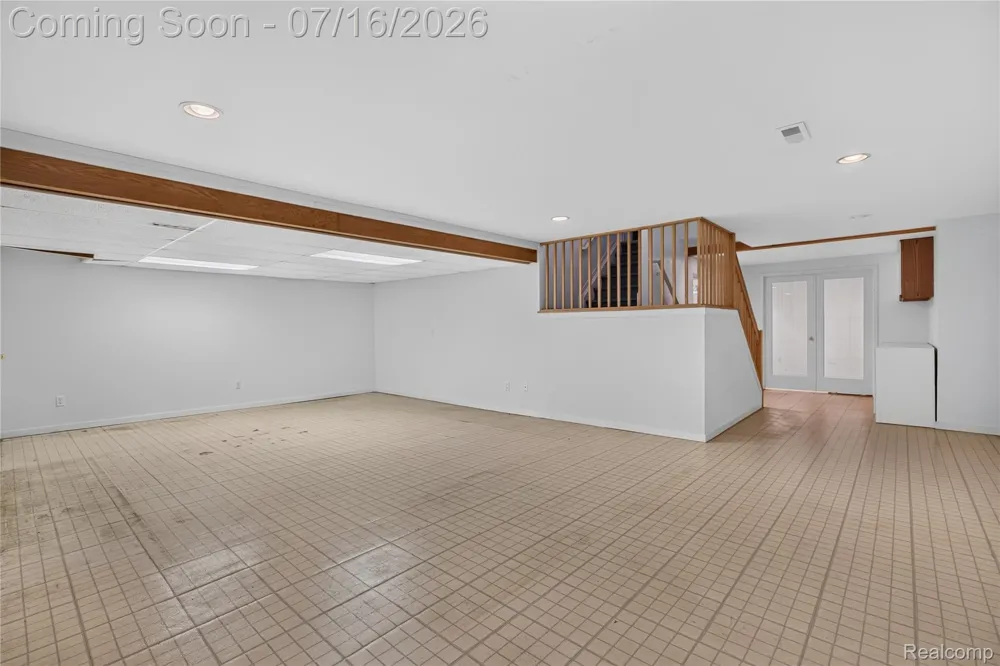 2775 Lochmoor Boulevard #19 Orion Charter Township, MI 48360