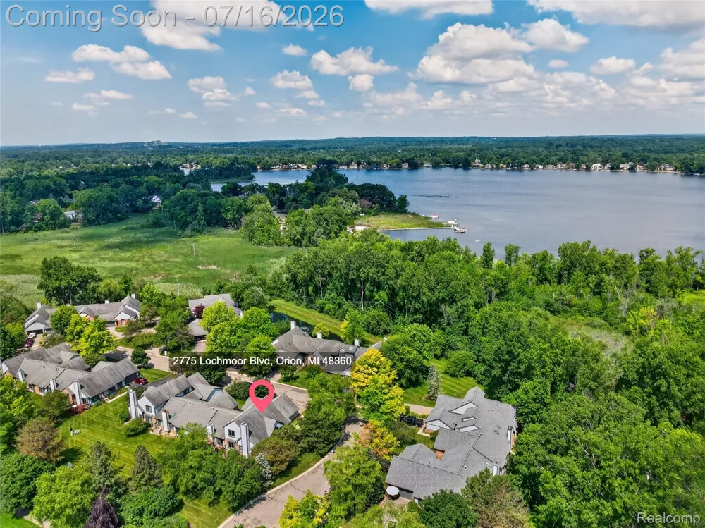 2775 Lochmoor Boulevard #19 Orion Charter Township, MI 48360