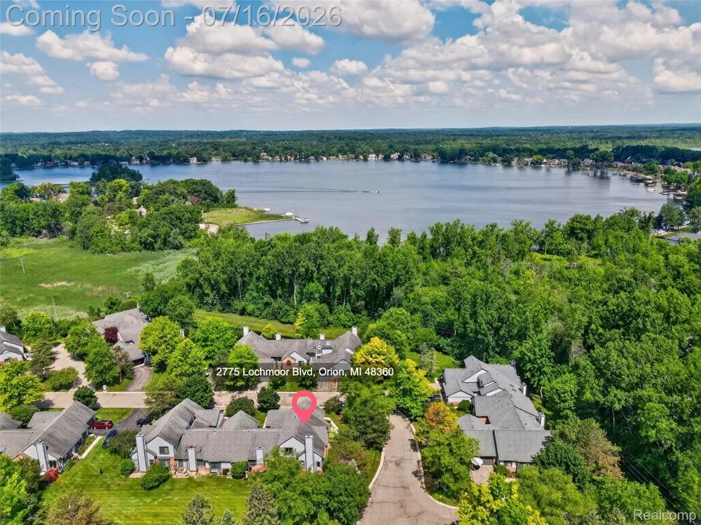 2775 Lochmoor Boulevard #19 Orion Charter Township, MI 48360