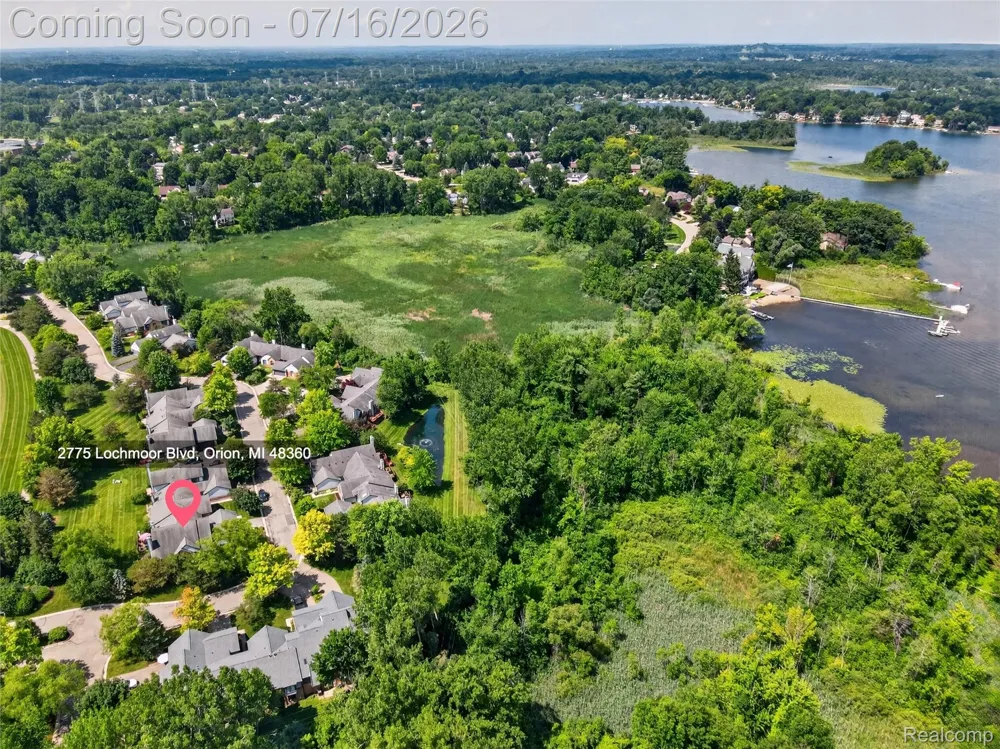 2775 Lochmoor Boulevard #19 Orion Charter Township, MI 48360