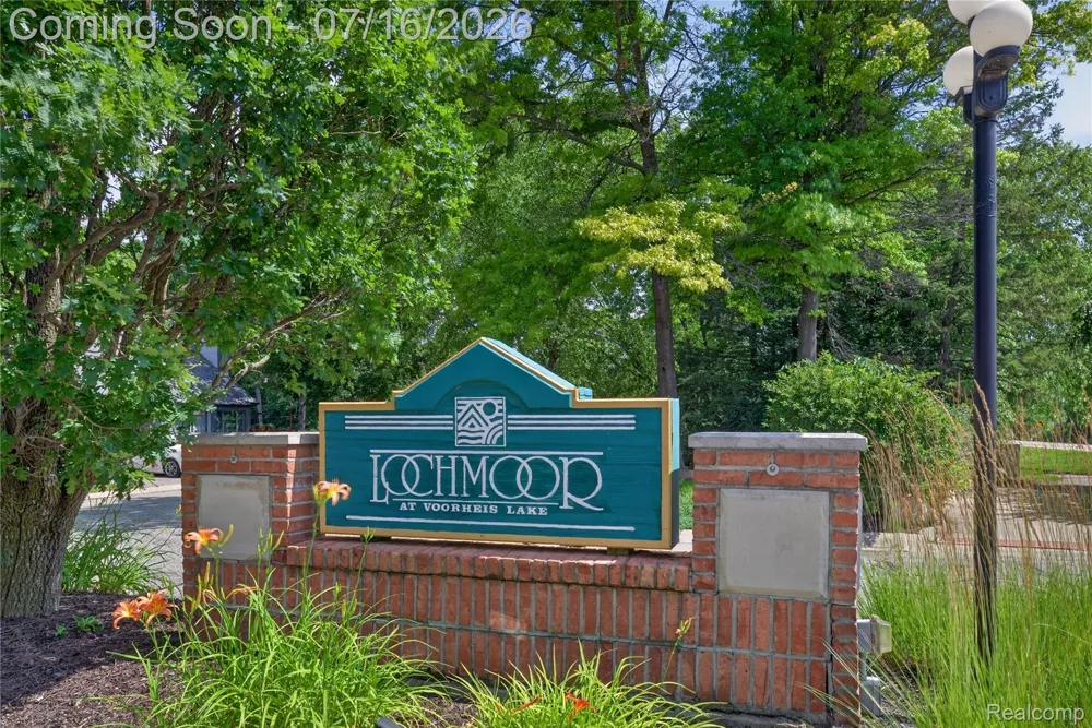 2775 Lochmoor Boulevard #19 Orion Charter Township, MI 48360