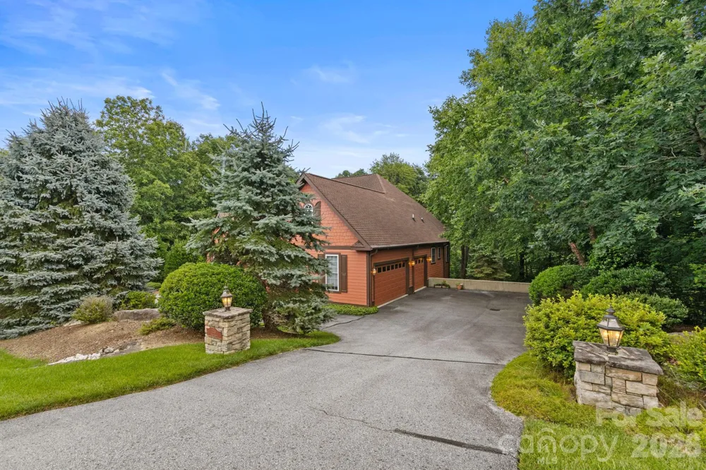 100 Crestgrove Drive Flat Rock, NC 28731