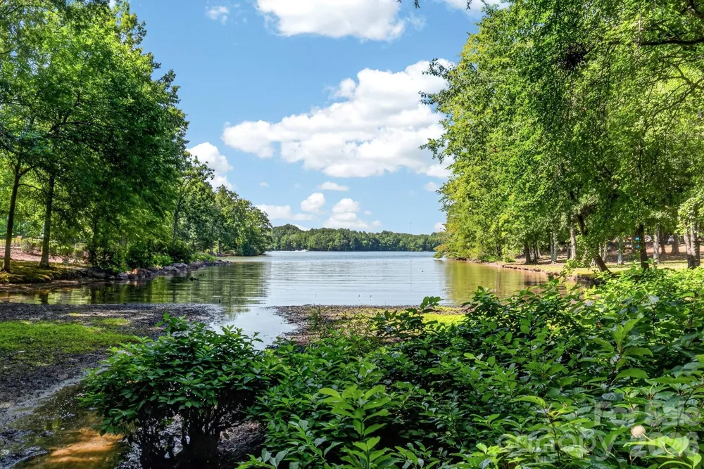 797 Peninsula Drive Davidson, NC 28036