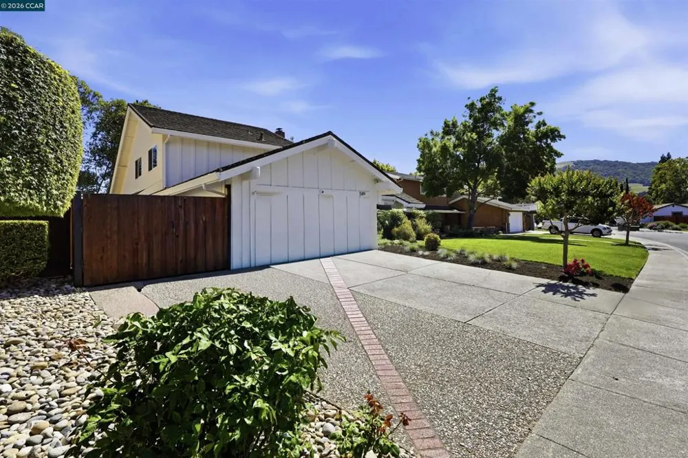 589 Zephyr Cir Danville, CA 94526