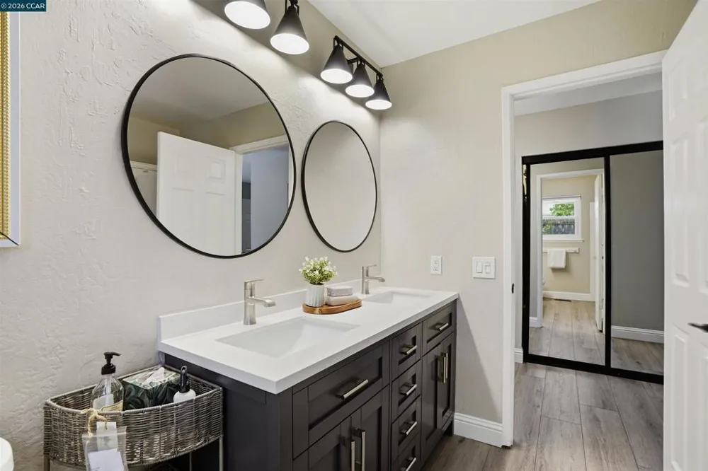 589 Zephyr Cir Danville, CA 94526
