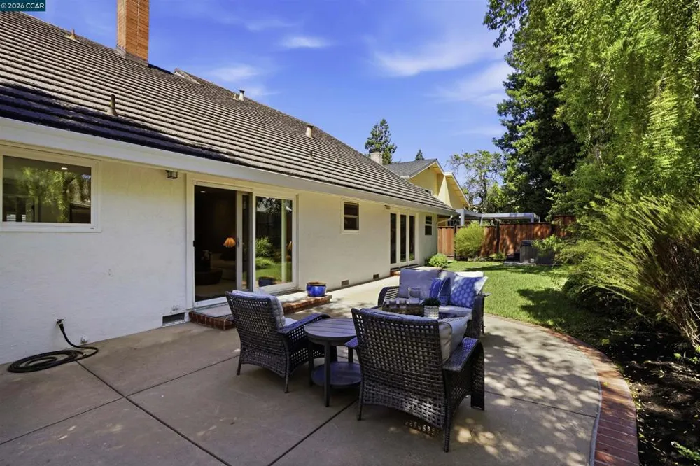 589 Zephyr Cir Danville, CA 94526