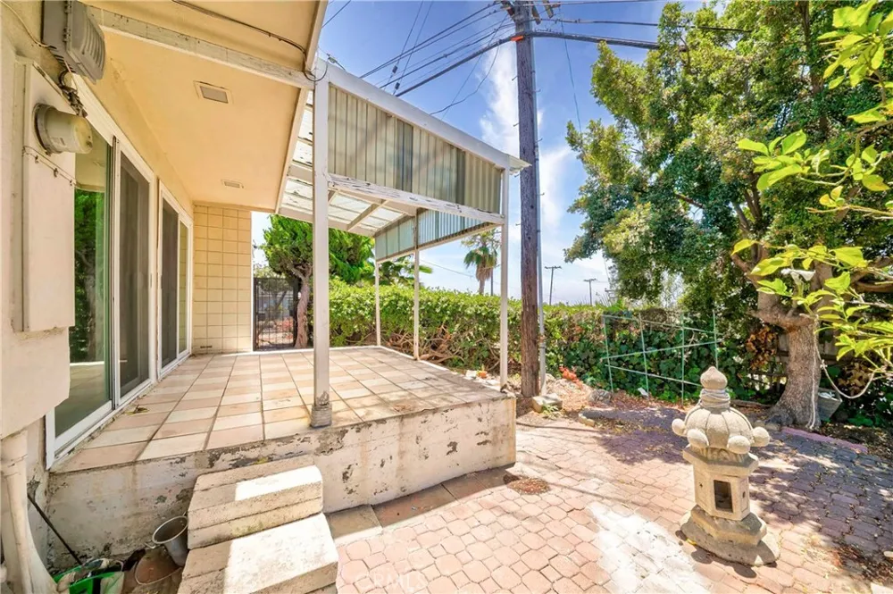 1939 S Bradshawe Monterey Park, CA 91754