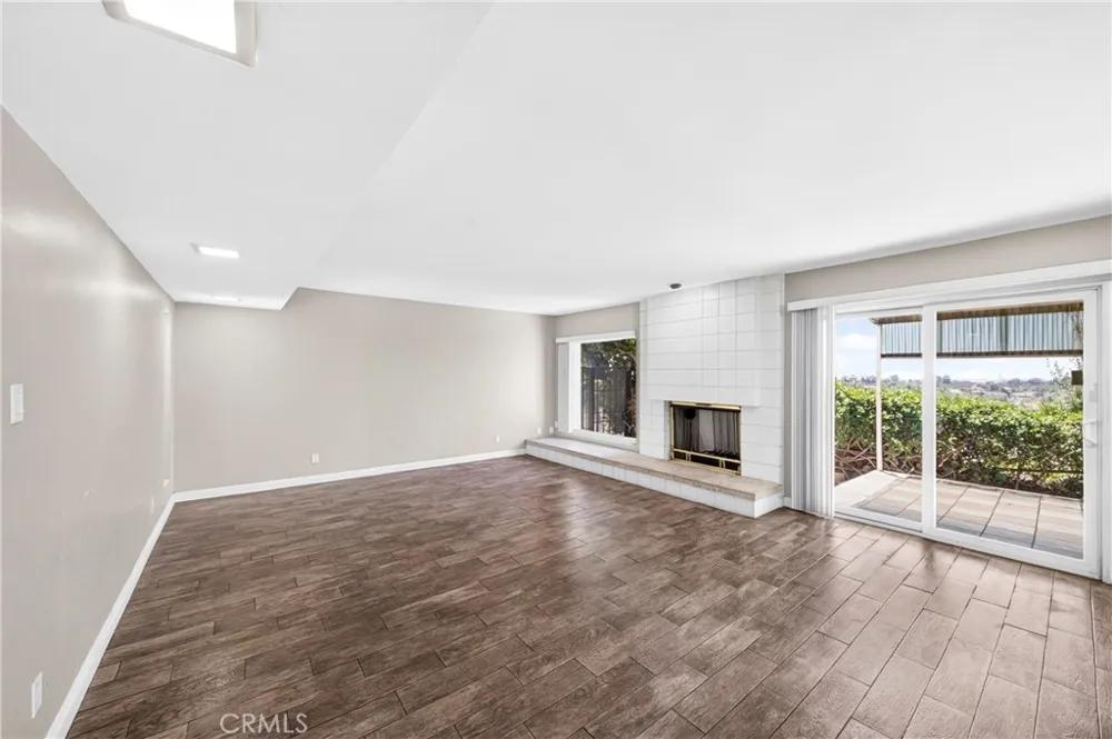 1939 S Bradshawe Monterey Park, CA 91754