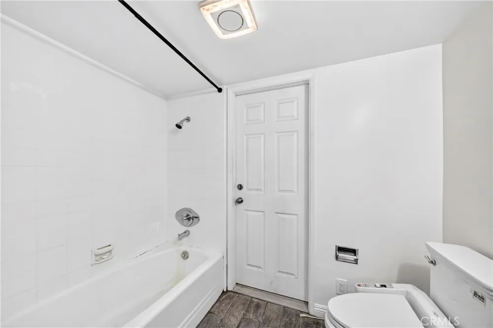 1939 S Bradshawe Monterey Park, CA 91754