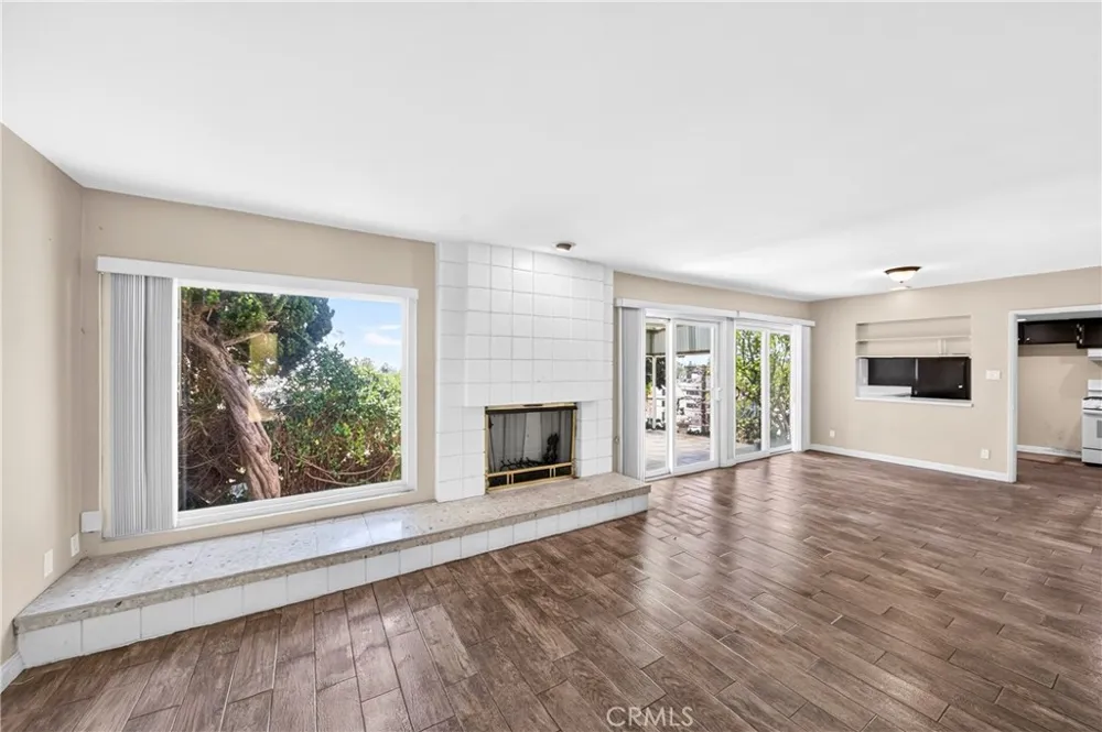 1939 S Bradshawe Monterey Park, CA 91754