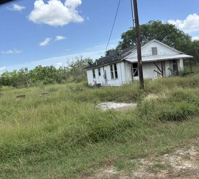 337 CR 304 Orange Grove, TX 78372