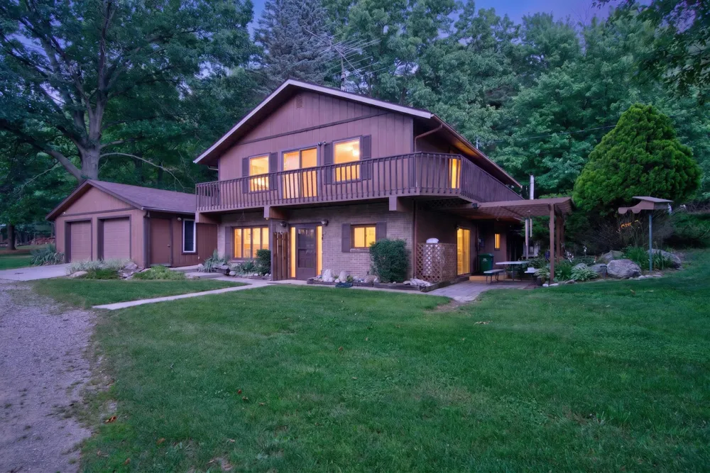 1611 S Williamston Road Dansville, MI 48819