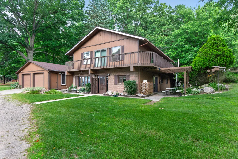 1611 S Williamston Road Dansville, MI 48819