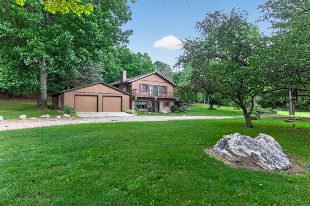 1611 S Williamston Road Dansville, MI 48819